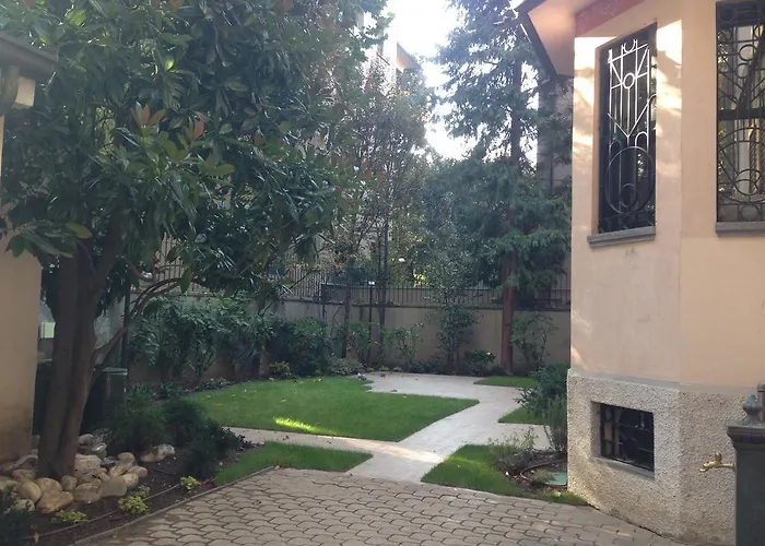 Fiera بيت ضيافة ميلان