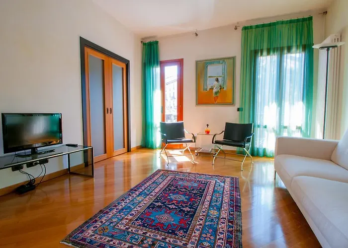 Casa 50 *
