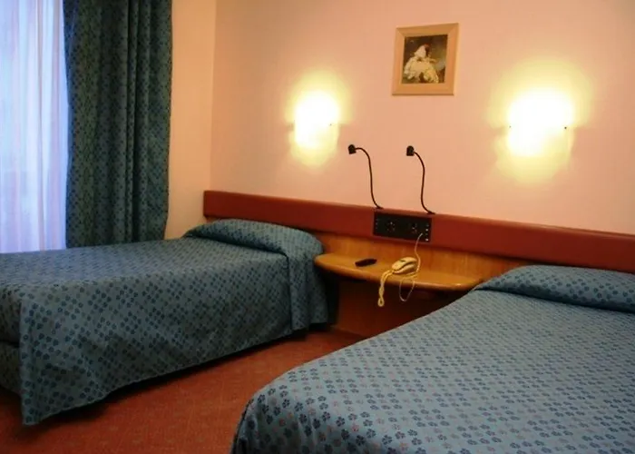 מלון Albert Hotel מילאנו