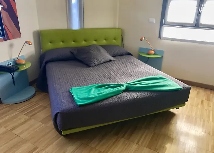 فندق Mihotel ميلان