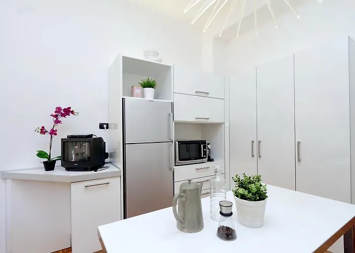 Joivy Fabulous 1-bedroom Flat With Terrace Next To Park شقة *