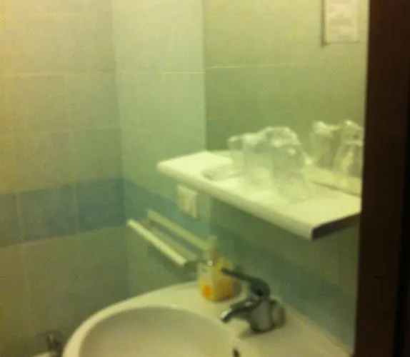 Gambara Hotel *