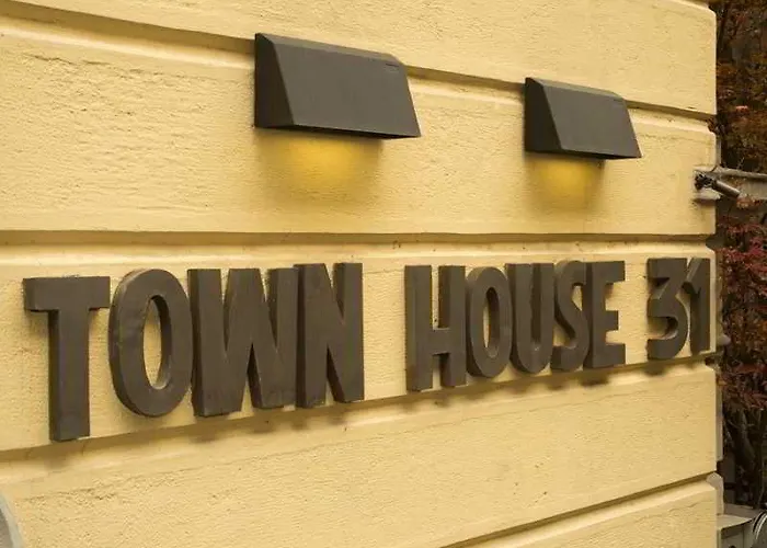 Town House 31 מלון