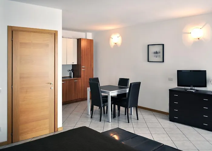 Easy - And Navigli 3*