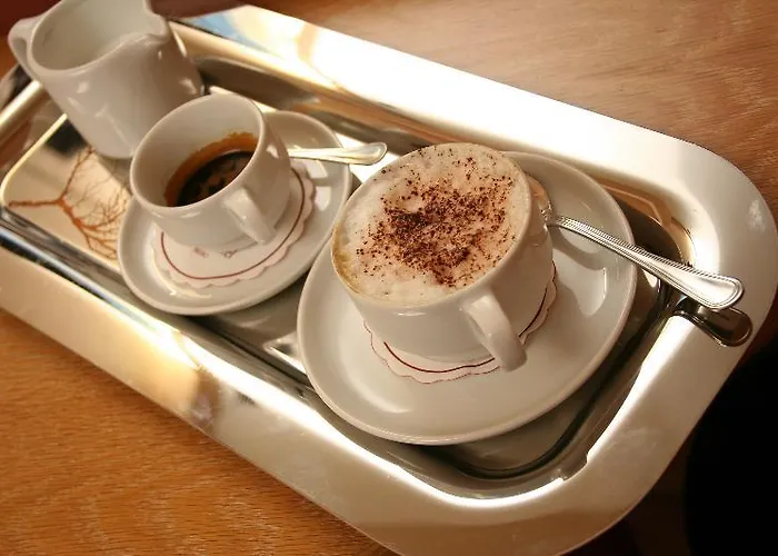 Albert Hotel Hotell 3*