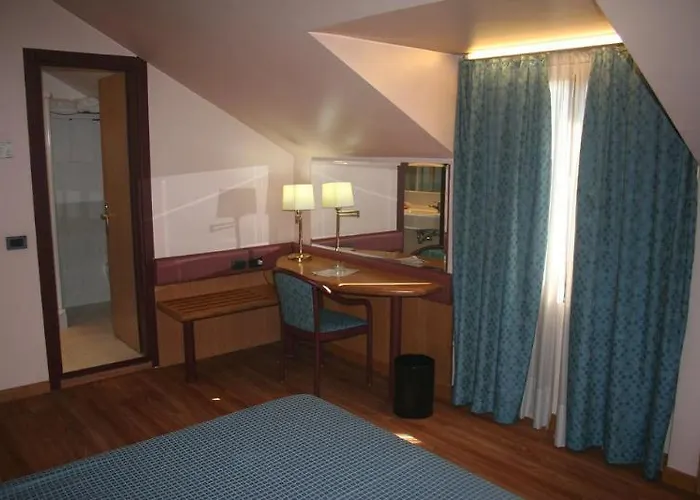 Albert Hotel 3* מילאנו