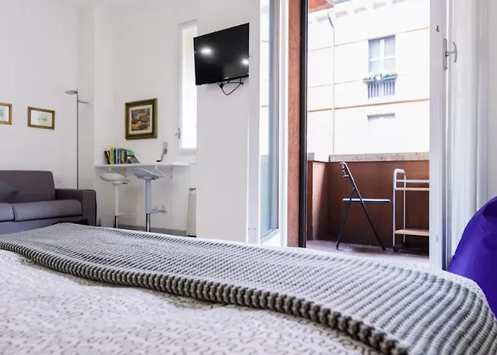 Queen Of Brera - San Marco 1