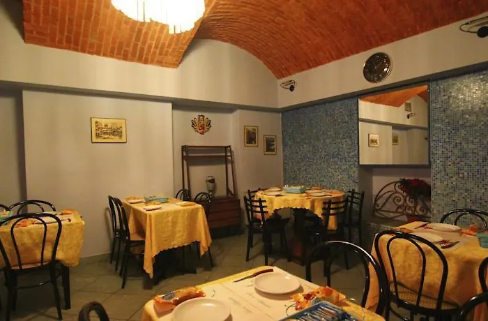 Hotell The 2*