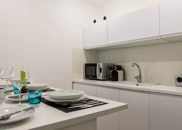 Queen Of Brera - San Marco 1 *