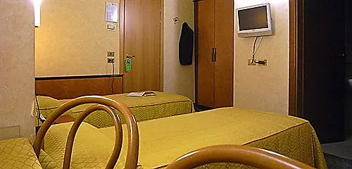 レジデンス レポンティーナ 4*