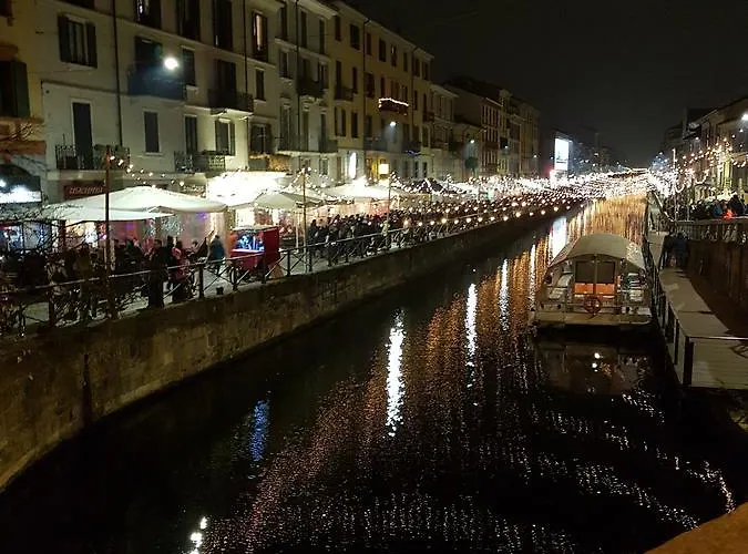 Domus Navigli Mediolan