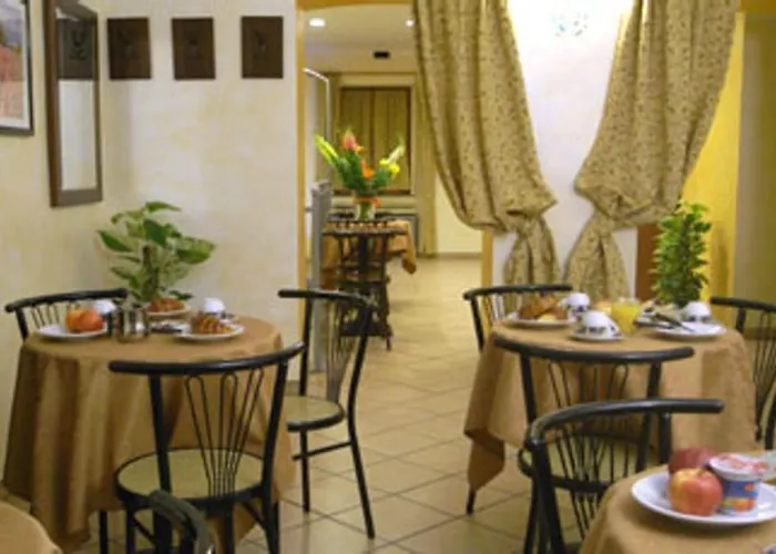 酒店 Casa Mia 2*