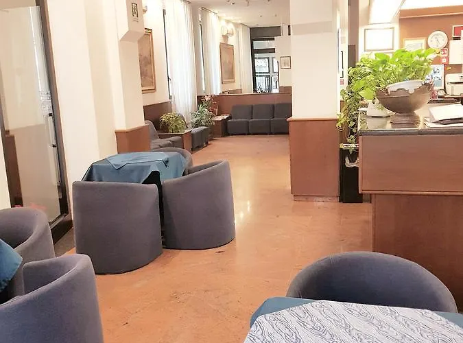 Отель La Pace Милан