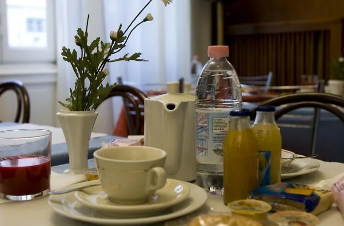 Отель La Pace 2*