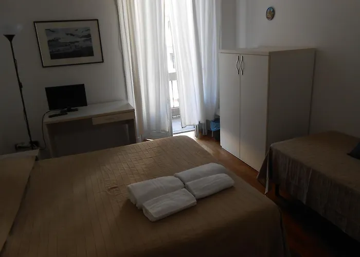 Aldebaran Nocleg ze śniadaniem 2*