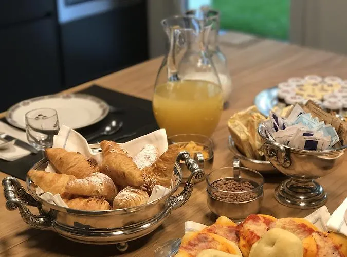 Conti Bed & Breakfast 4*