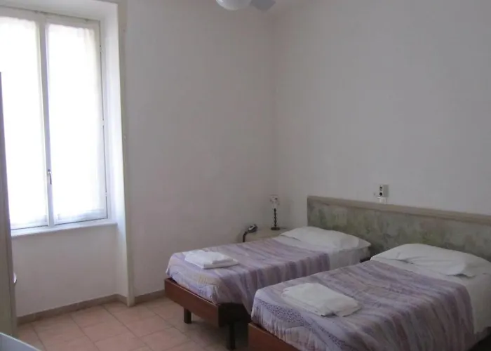 Hotel Gambara *