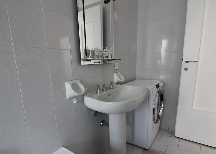 Italianway Easy - Piacenza 9 公寓 *