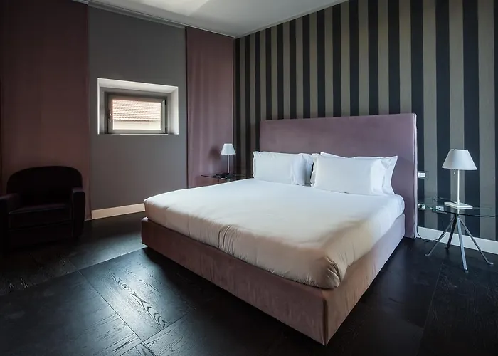 מלון Fifty House 5*