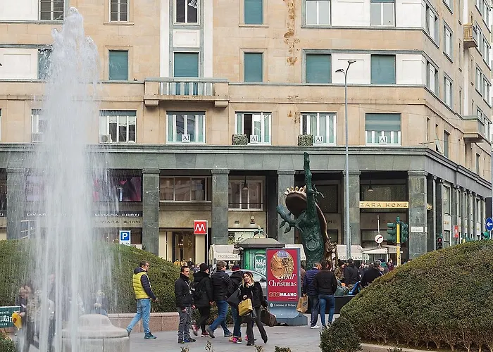 Ah - Fashion District Milánó