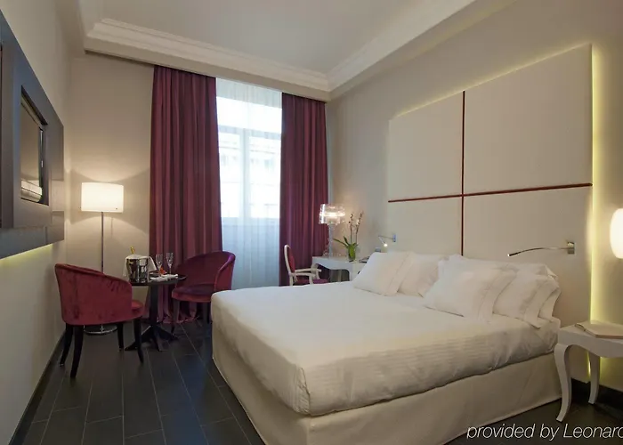 فندق سينا دي لا فيل ميلان