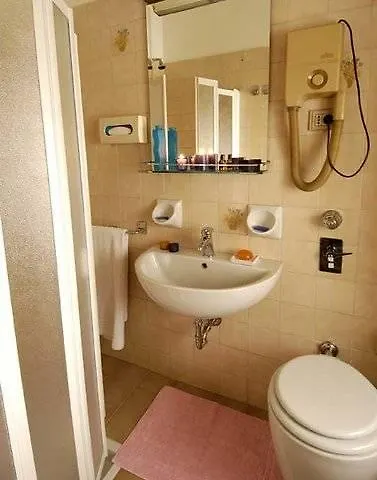 أكورزيو 3* ميلان