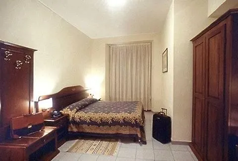 Pavone 3*