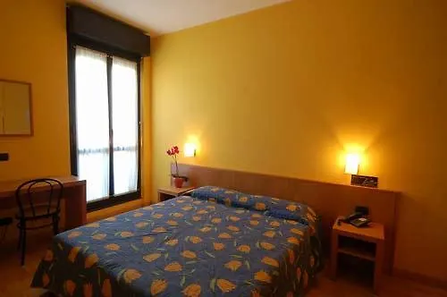 Roxy 3* Μιλάνο