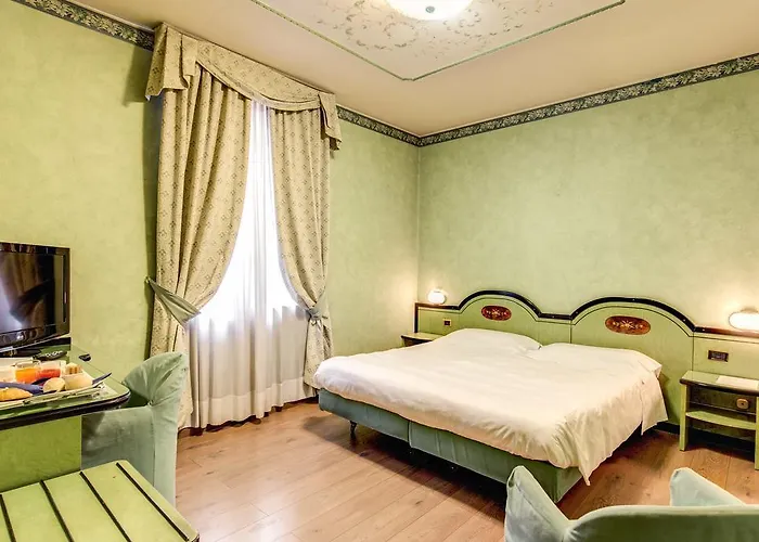 Ih Puccini Hotel