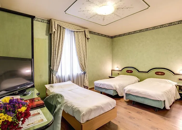 Ih Puccini Hotel