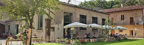 Un Posto A - All'interno Di Cascina Del 700 3* Milánó