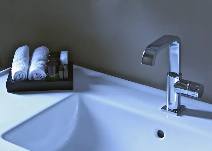 Bronzino House 3* ميلان