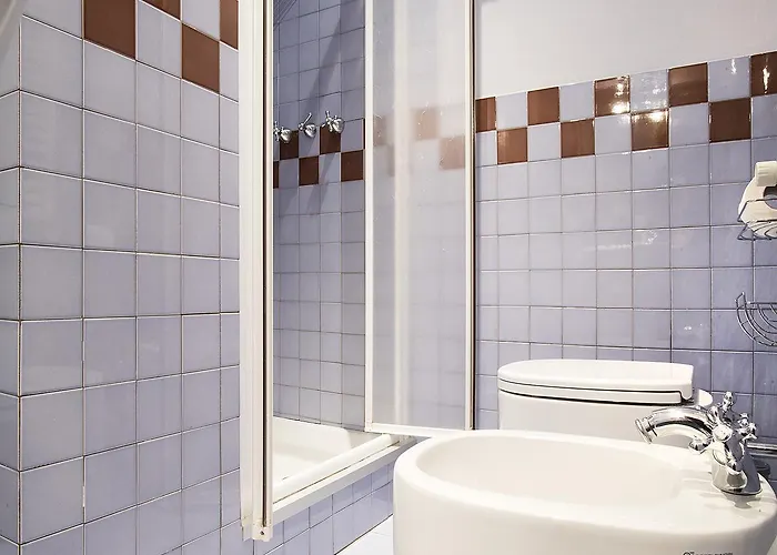 Easyhomes - Porta Venezia Oberdan 아파트