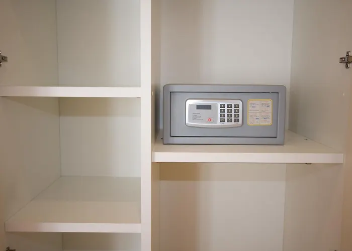 Apart-hotel De La Gare 4*