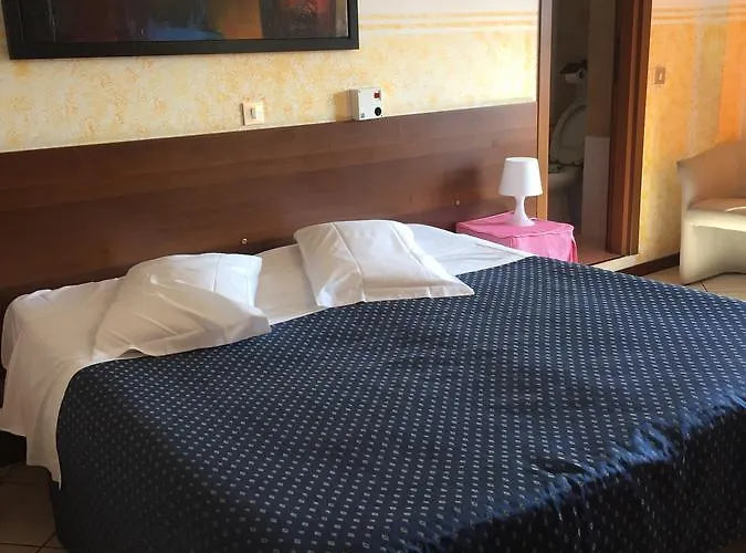 Отель La Pace 2*