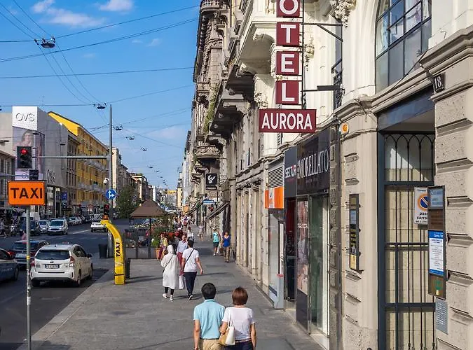 Aurora Hotel *