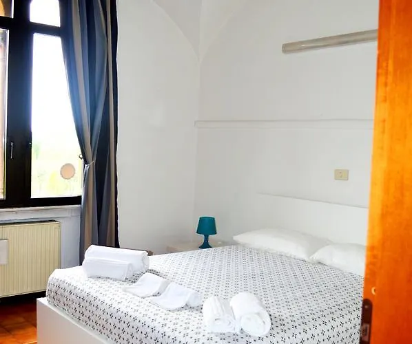 Casa Per Ferie Achille Ricci بيت ضيافة *