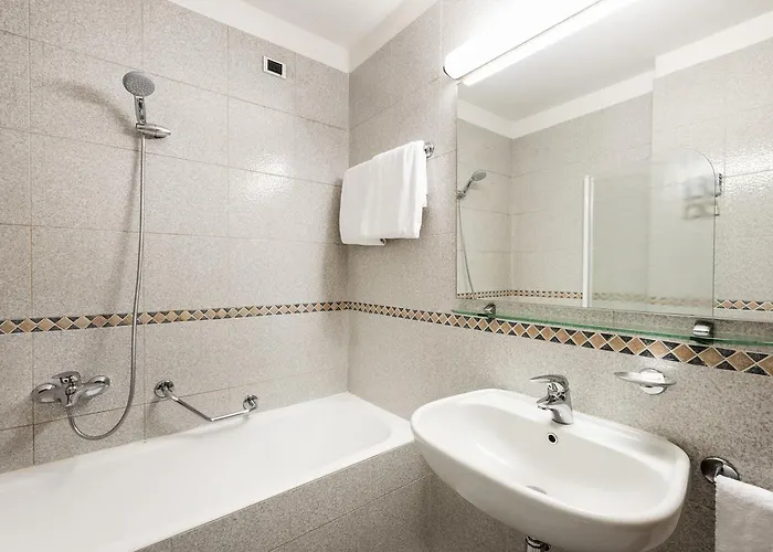 Ascot 4* Milano