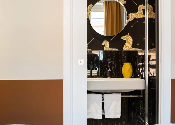 بيت ضيافة Zebra Naviglio 4*