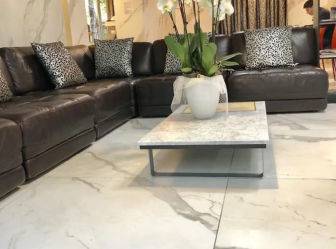 伯尔扎诺酒店 酒店