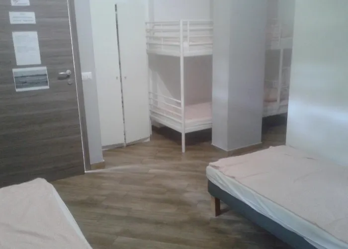 Gloria Hostal Milán