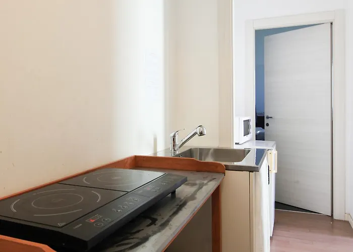 Red Line Division Milán