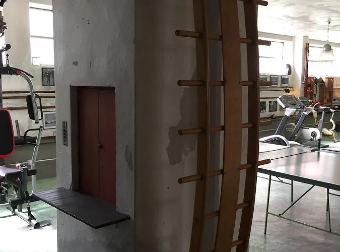 Zuretti 61 3* Milano