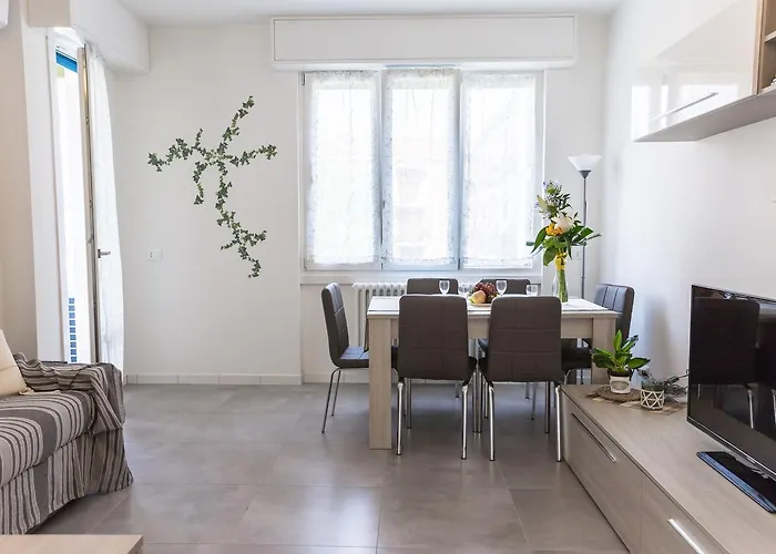 Guesthost - Business Balcony Flat شقة ميلان