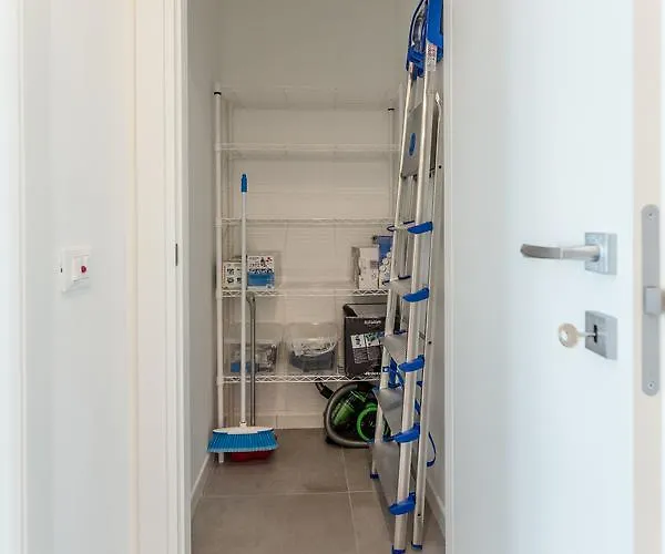 Daire Guesthost - Business Balcony Flat *