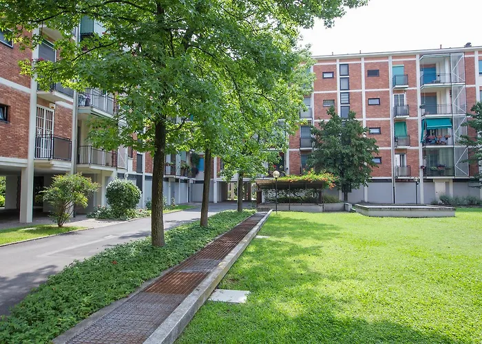 Guesthost - Business Balcony Flat شقة ميلان