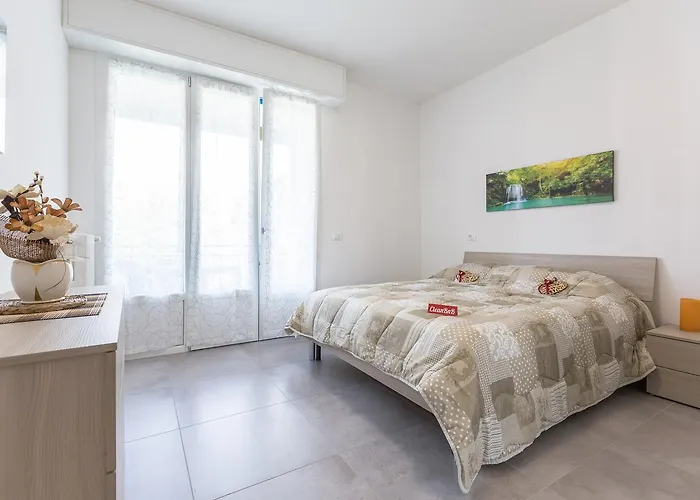 Guesthost - Business Balcony Flat