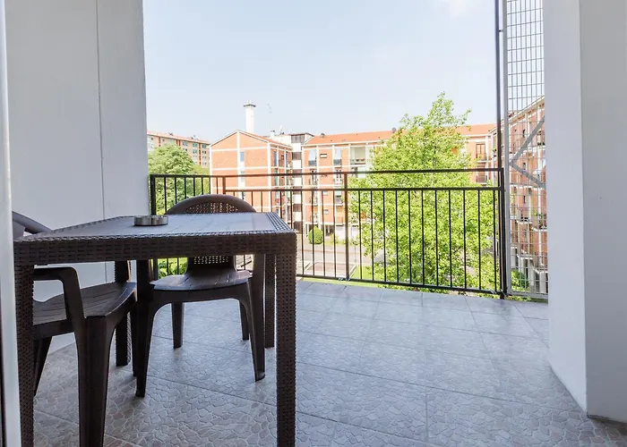 Guesthost - Business Balcony Flat ميلان