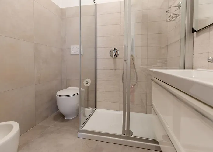 Guesthost - Business Balcony Flat شقة ميلان