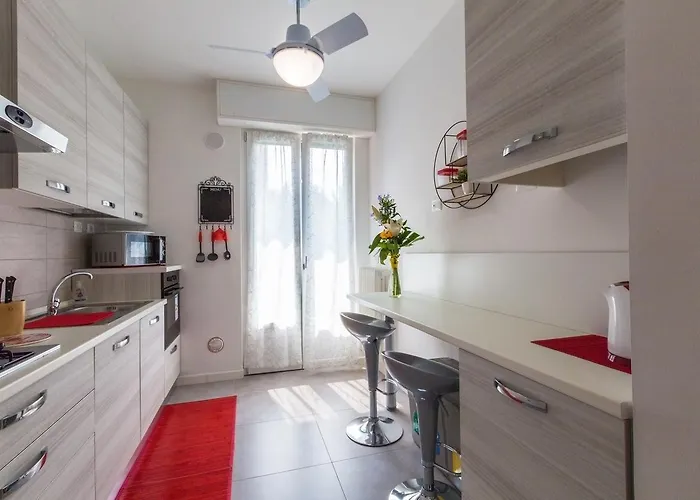 Guesthost - Business Balcony Flat ميلان